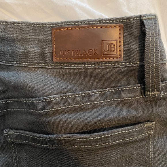 Gray Mid-Waist Skinny Jeans - Picture 4 of 4